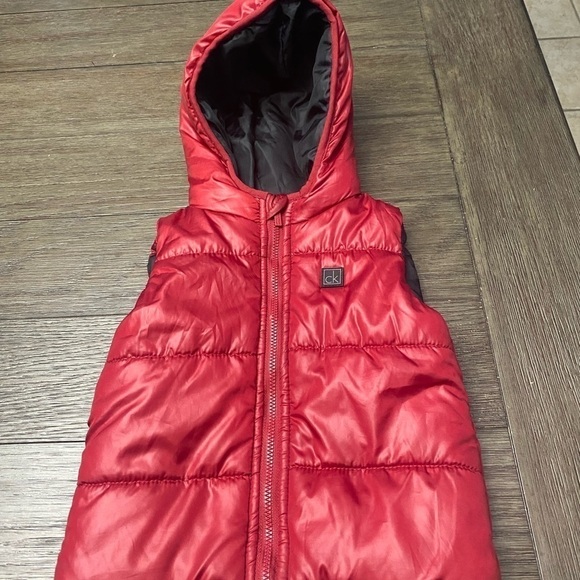 Calvin Klein “CK” jeans red puffer baby 6/9M vest - Picture 1 of 4